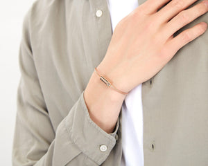 horizontal guilloche cable bracelet 11g